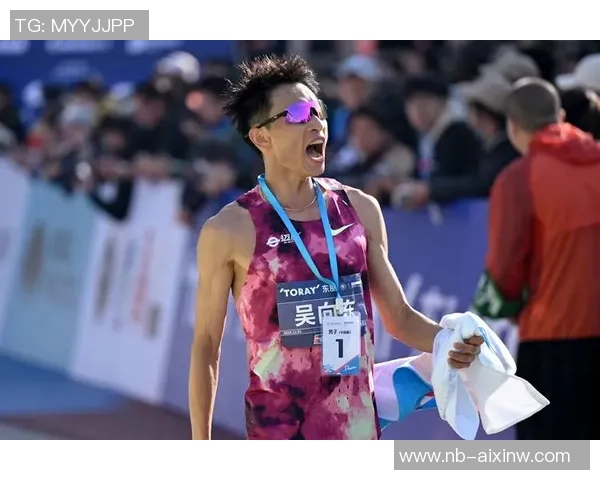 重庆飞盘队在马拉松大满贯积分榜中以80分稳居榜首展现强劲实力